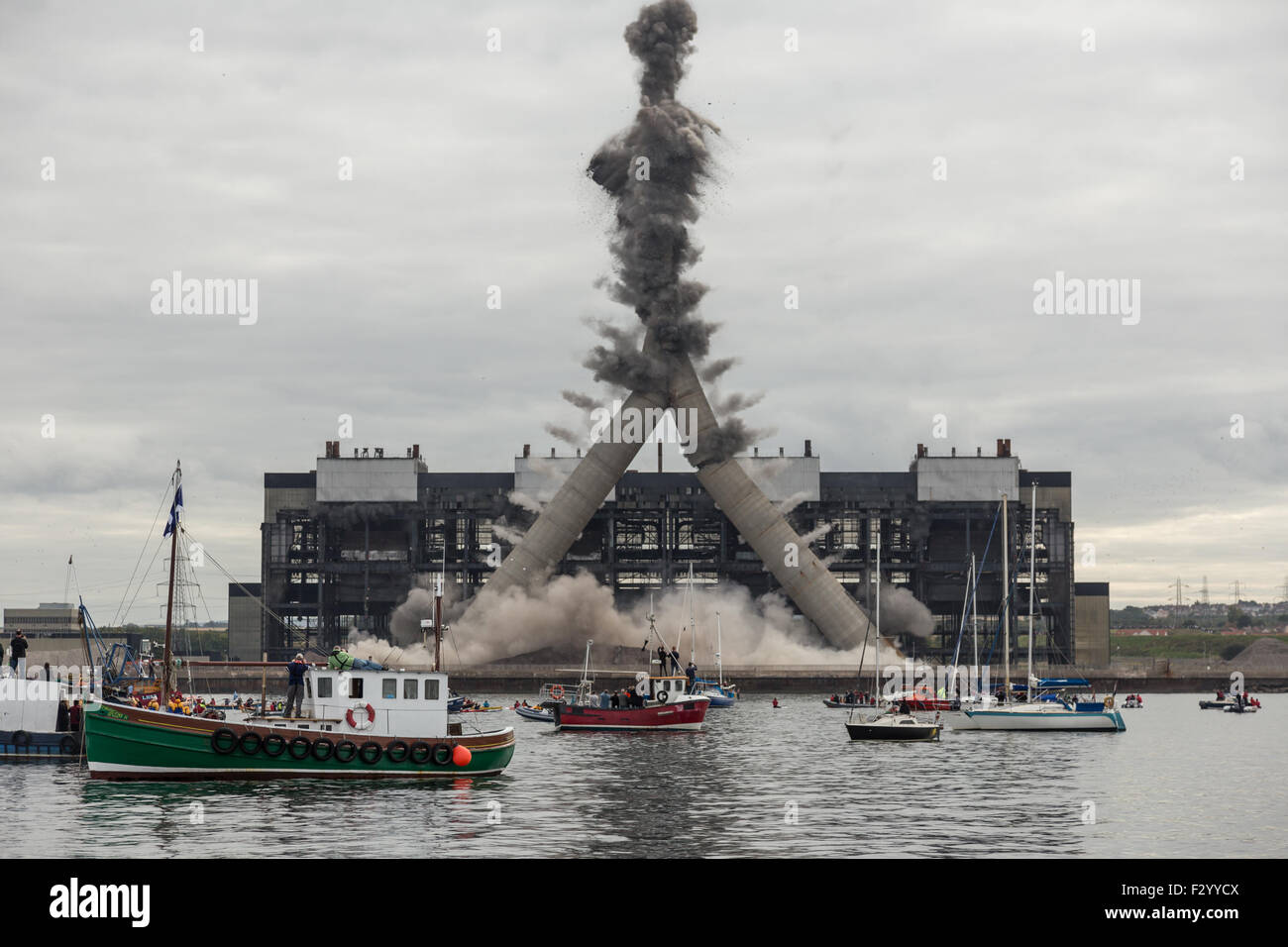 Cockenzie power station hi-res stock photography and images - Alamy