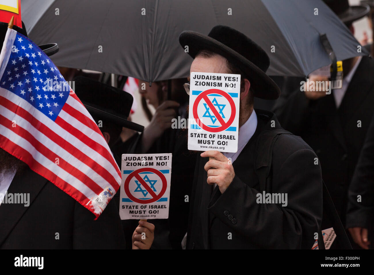 Neturei Karta religious group (Haredi Jews) rallying against Zionism - Washington, DC USA Stock Photo