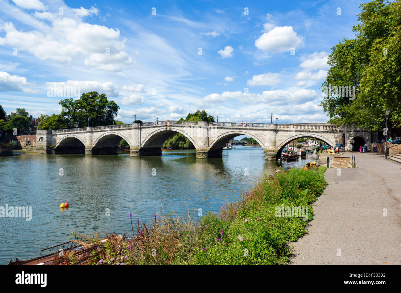 Richmond Bridge and the Thames Path, Richmond upon Thames, London, England, UK Stock Photo