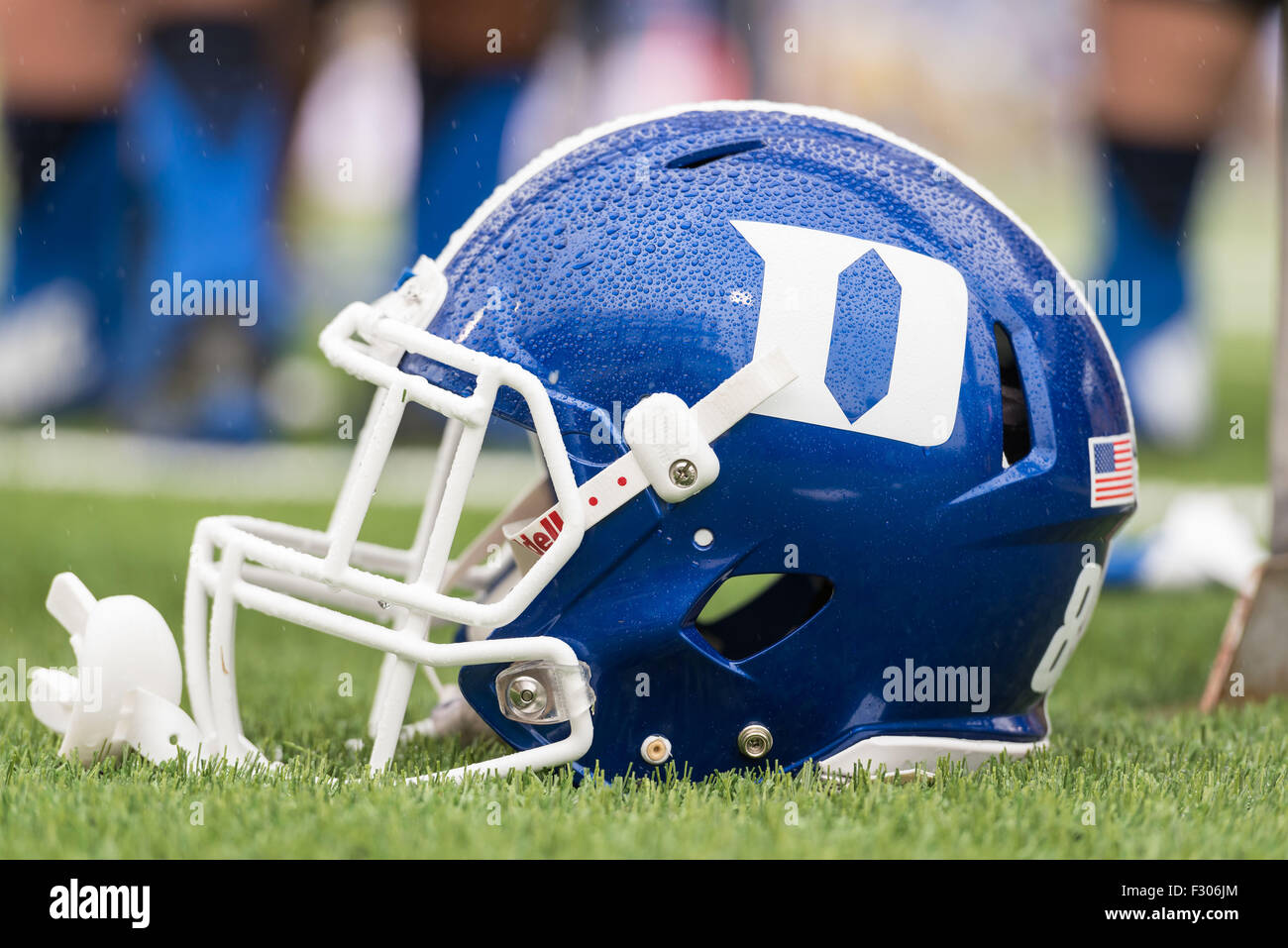 duke football helmet 2015 Blue Devils Game Used / Team Issued Schutt F7 Medium Do not wear collectible helmets for protection Football Unveils 2015 Game Jerseys