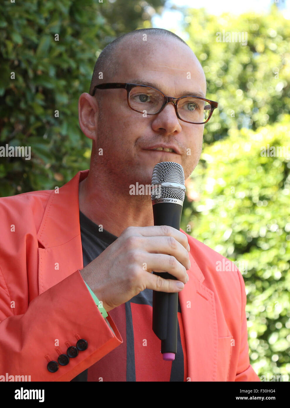 Los Angeles LGBT Center Hosts Annual Garden Party An Afternoon In