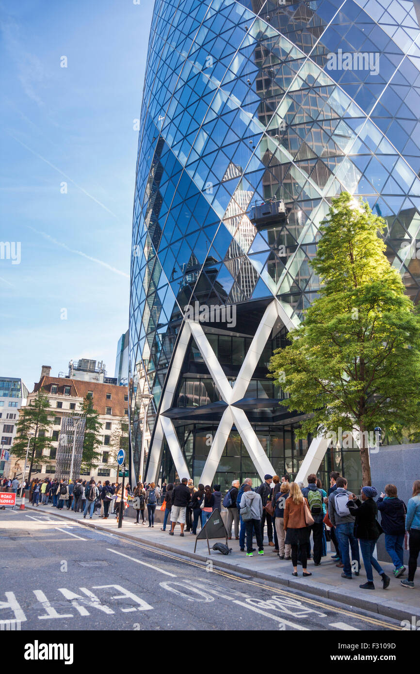 20 September 2015 - Open House London, a long queue of people waiting to enter the Gherkin Stock Photo