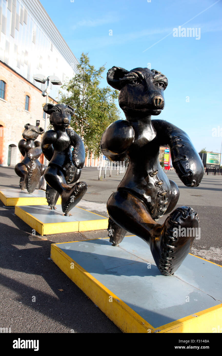 Sculpture of Patrick O'Reilly trademark bears outside The Point in Dublin Stock Photo