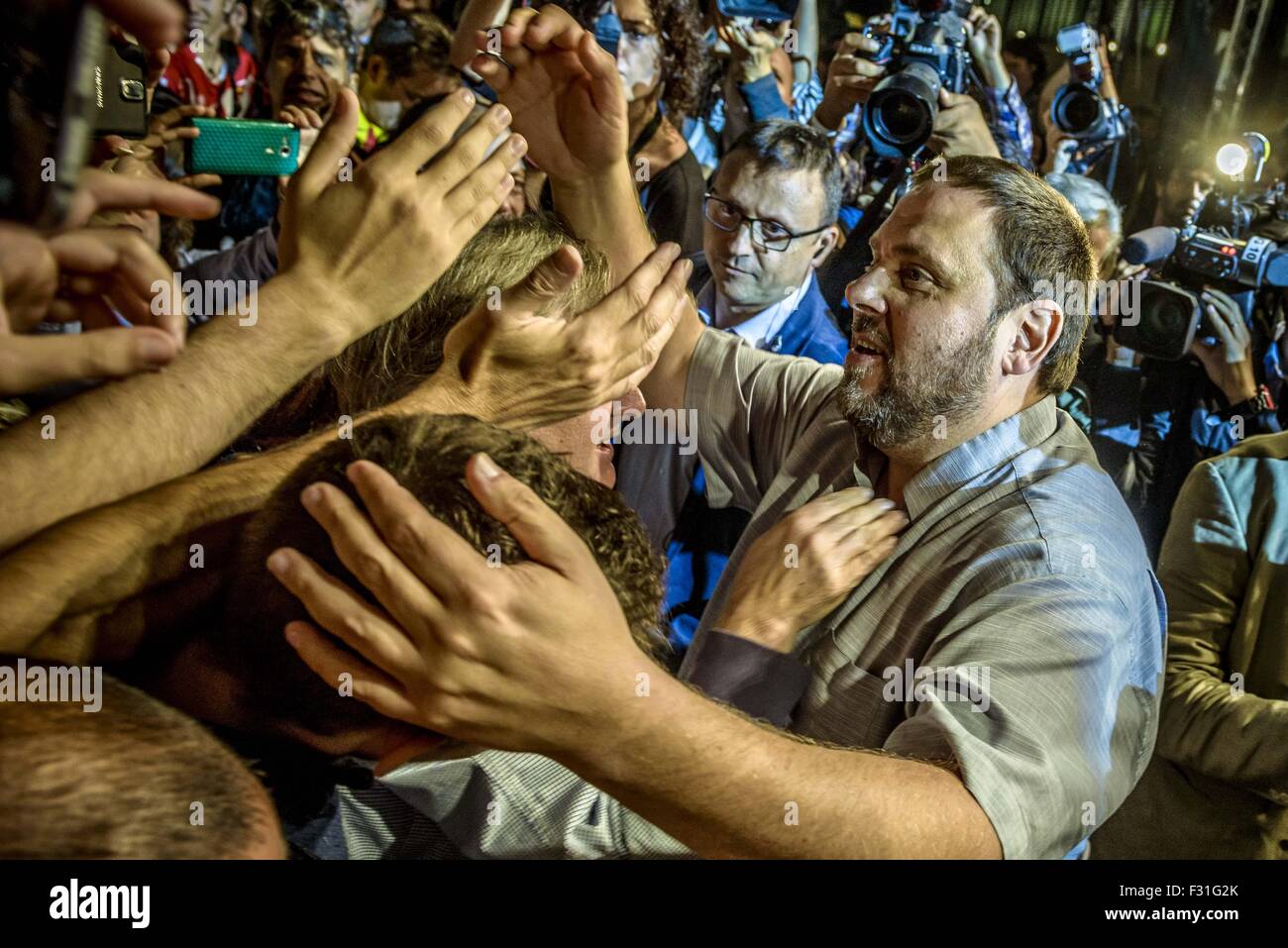 Barcelona, Catalonia, Spain. 27th Sep, 2015. ORIOL JUNQUERAS, president of the ERC party and number 5 of the pro-independence cross-party electoral list 'Junts pel Si' (Together for the yes) greets the crowd of supporters during the Election Night party atBarcelona's Mercat del Born. © Matthias Oesterle/ZUMA Wire/Alamy Live News Stock Photo