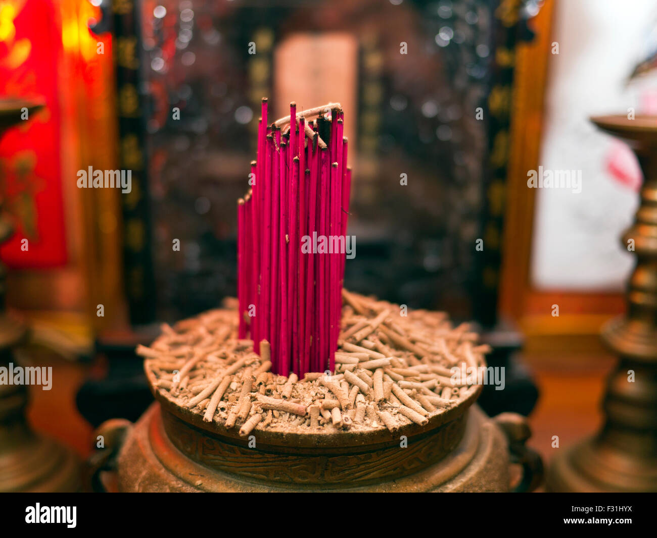 Chinese temple incense sticks burn hi-res stock photography and images ...
