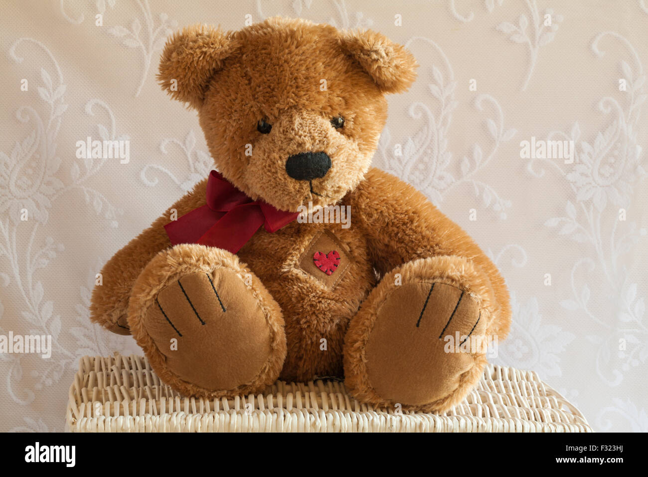 Antonio Russ teddy bear soft cuddly toy sitting on wicker basket - ideal  present gift for Valentine day, Valentines day Stock Photo - Alamy