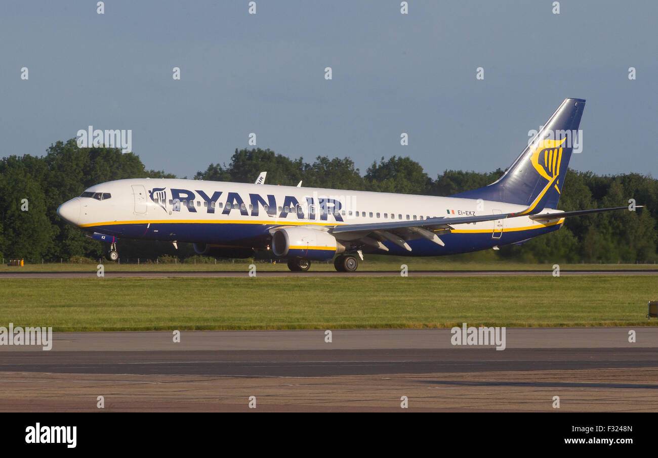 Ryanair plane EI-EKZ, Boeing 737-8AS lands on the Runway at Stansted Airport Stock Photo