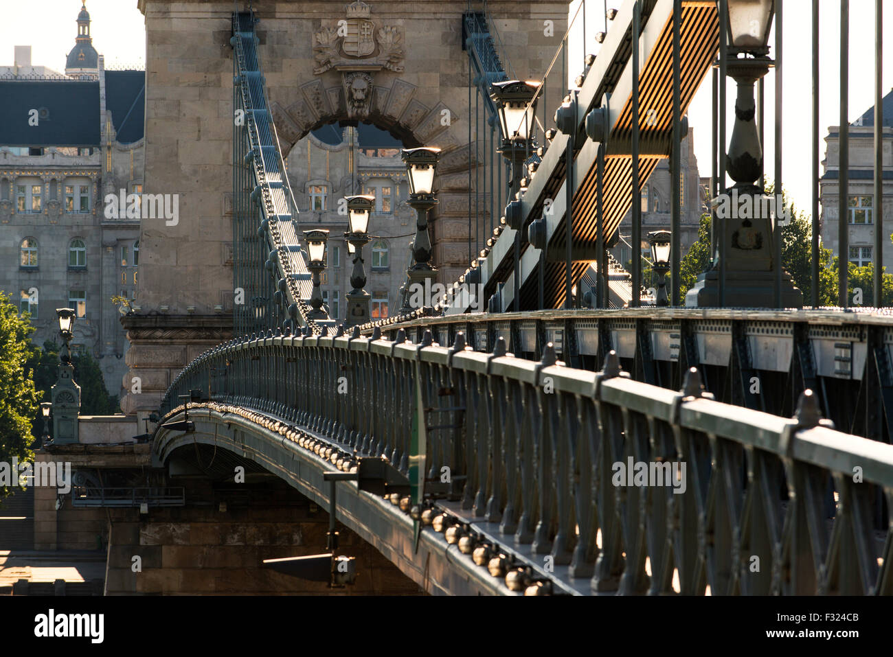 Chain bridge budapest hires stock photography and images Alamy