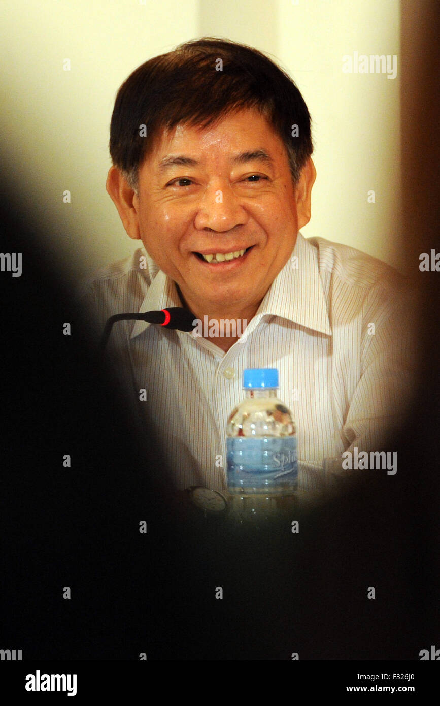 Singapore. 28th Sep, 2015. Singapore's newly appointed Minister for Transport Khaw Boon Wan attends a press conference in Singapore's Istana, Sept. 28, 2015. Singapore Prime Minister Lee Hsien Loong on Monday announced the new cabinet, including newly-introduced coordinating ministers. Credit:  Then Chih Wey/Xinhua/Alamy Live News Stock Photo