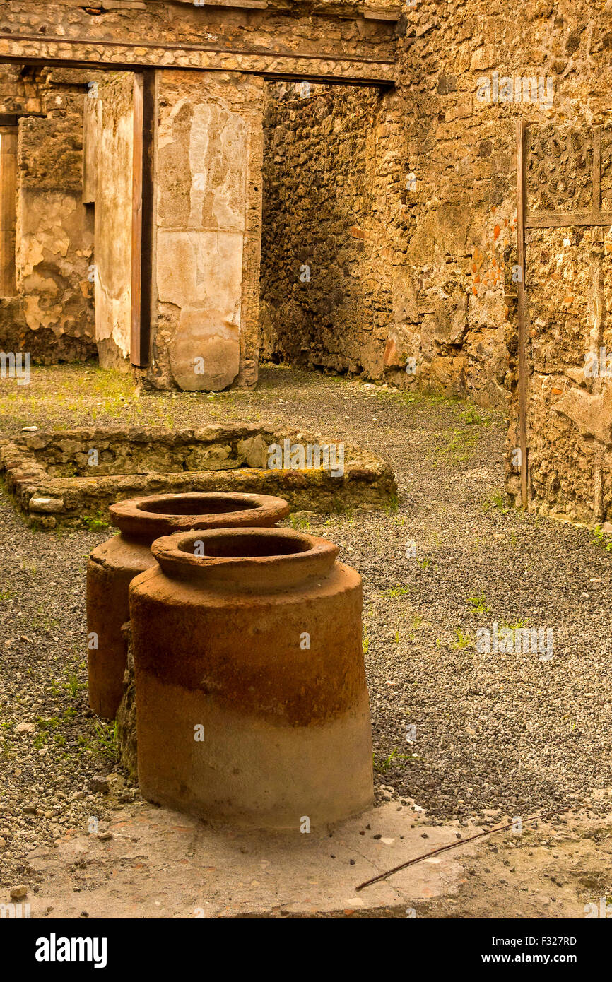 Italian Storage Building Storage Containers In A Building Pompeii Campania Italy Stock Photo - Alamy