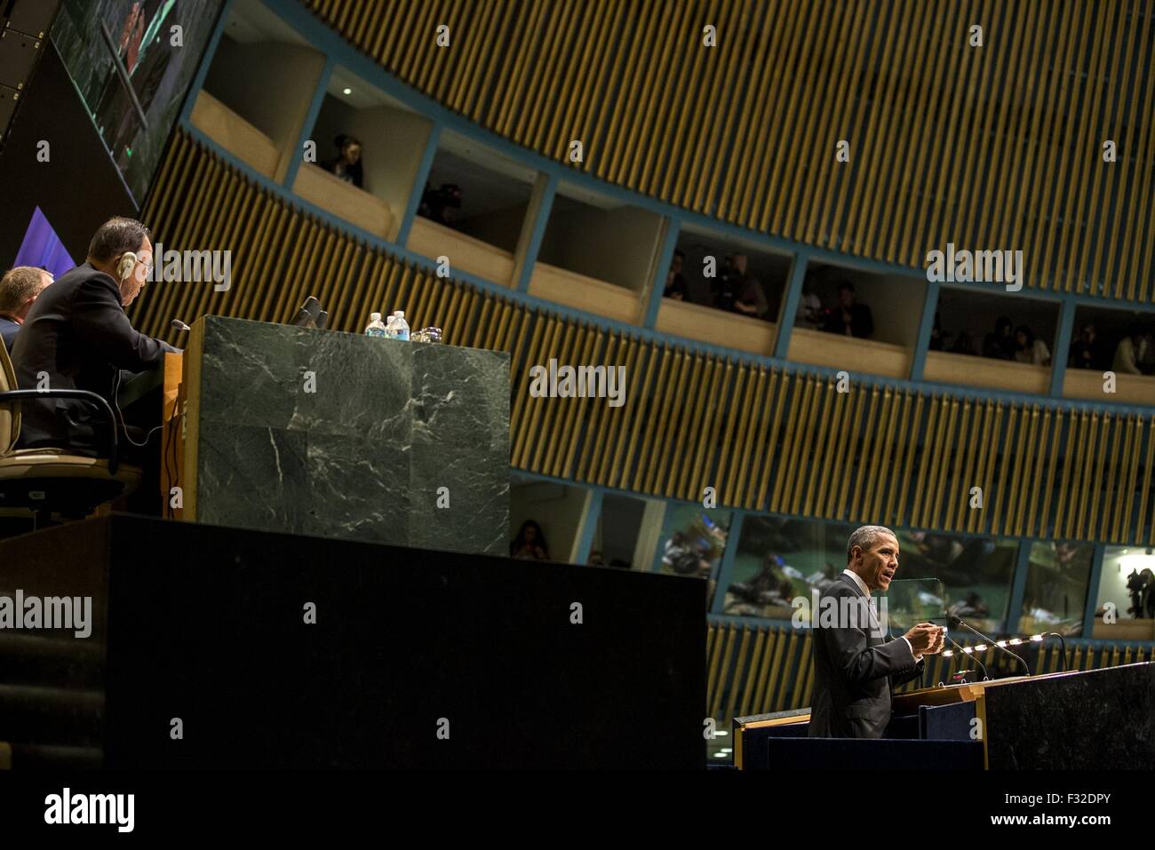 New York, USA. 27th Sep, 2015. U.S. President Barack Obama delivers remarks at the Closing Session of the Post-2015 Development Agenda in General Assembly Hall at the United Nations September 27, 2015 in New York, N.Y. Stock Photo