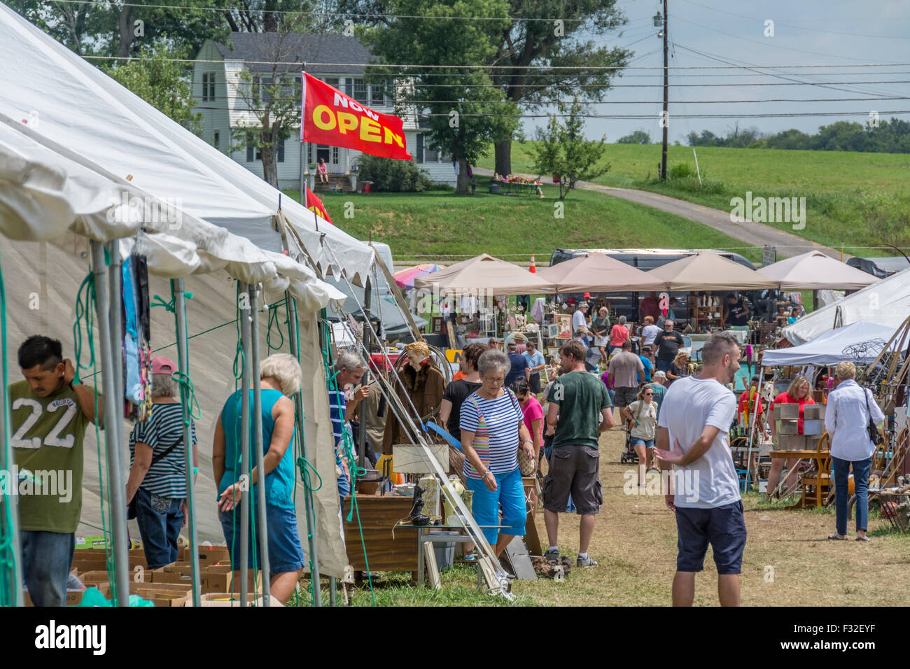 Highway 127 Yard Sale in Kentucky USA Stock Photo Alamy