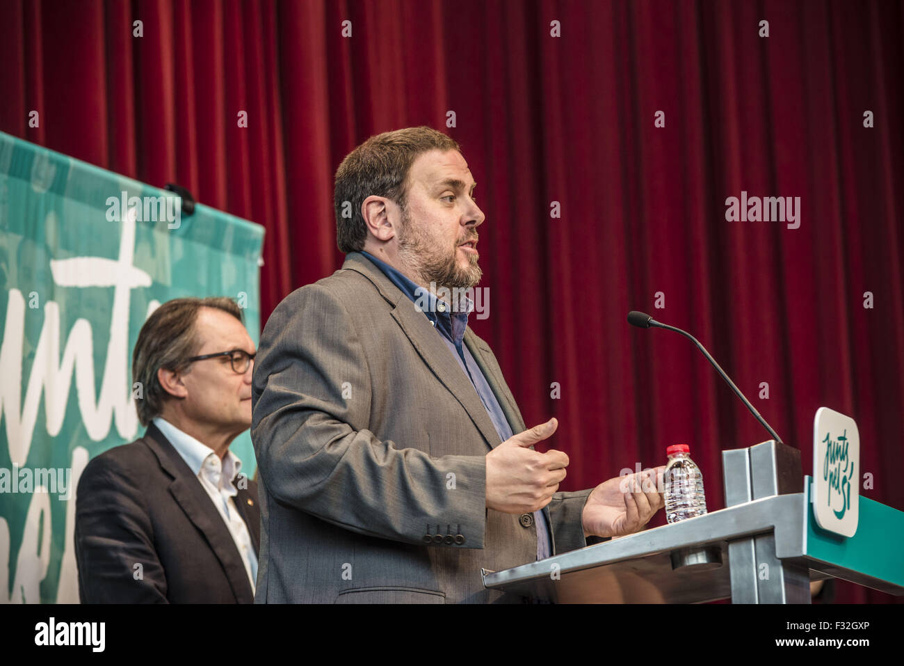 Barcelona, Catalonia, Spain. 28th Sep, 2015. ORIOL JUNQUERAS, president of the ERC party and number 5 of the pro-independence cross-party electoral list 'Junts pel Si' (Together for the yes) attends the press after a meeting with other party leaders to evaluate the Catalan election results and to discuss the resulting consequences Credit:  Matthias Oesterle/ZUMA Wire/Alamy Live News Stock Photo
