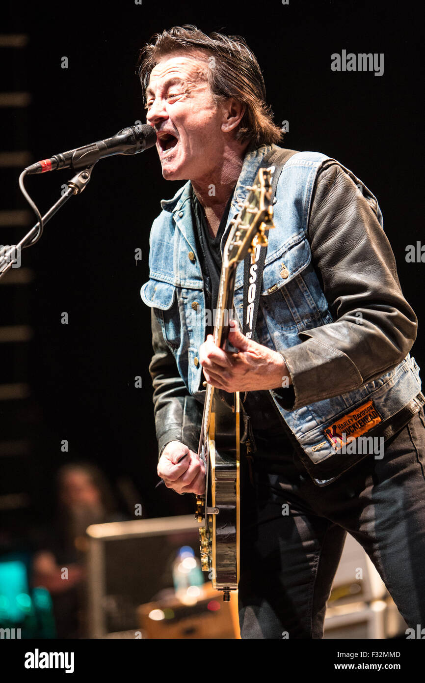 Lee Ving rocks out Stock Photo Alamy