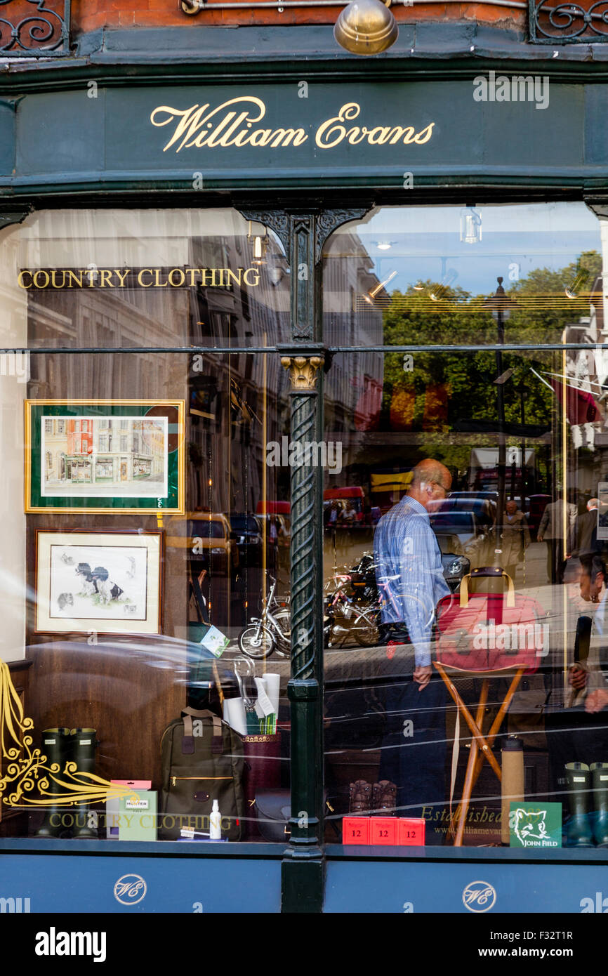 William Evans Country Clothing Shop, St James's Street, London, UK Stock Photo