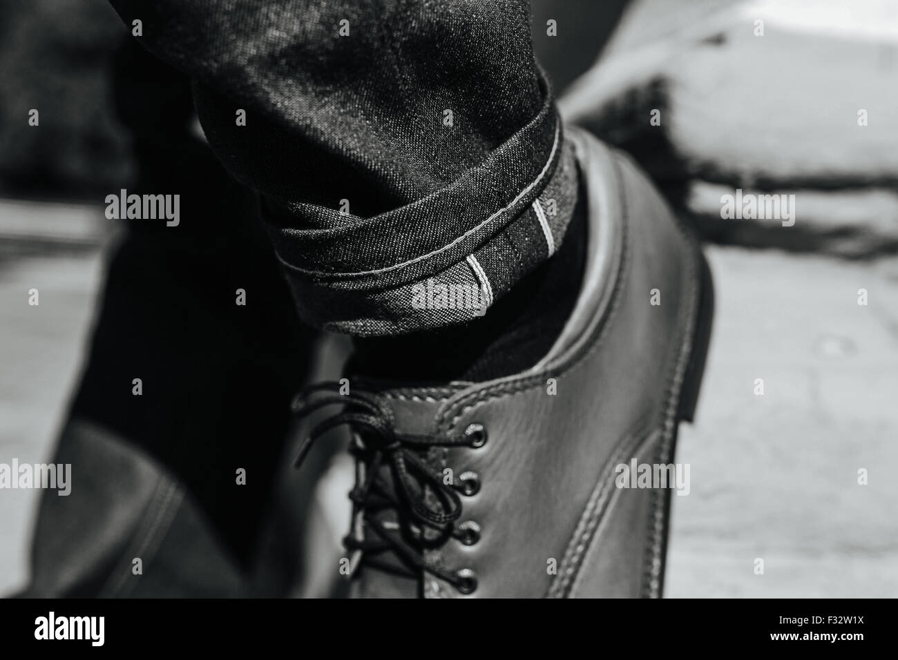 retro 1 volt on feet