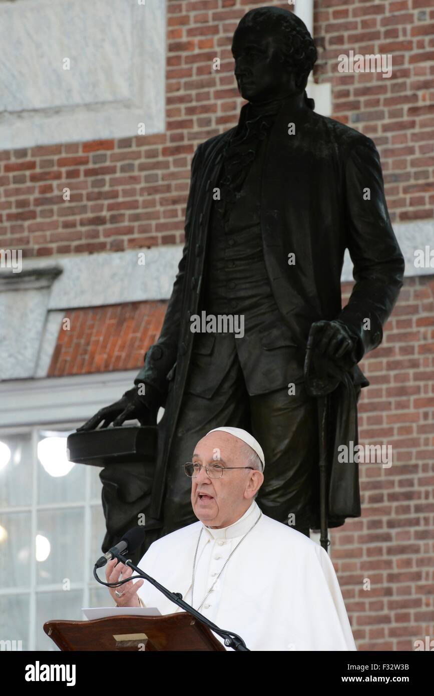 Pope Francis address crowds gathered at Independence Hall September 26