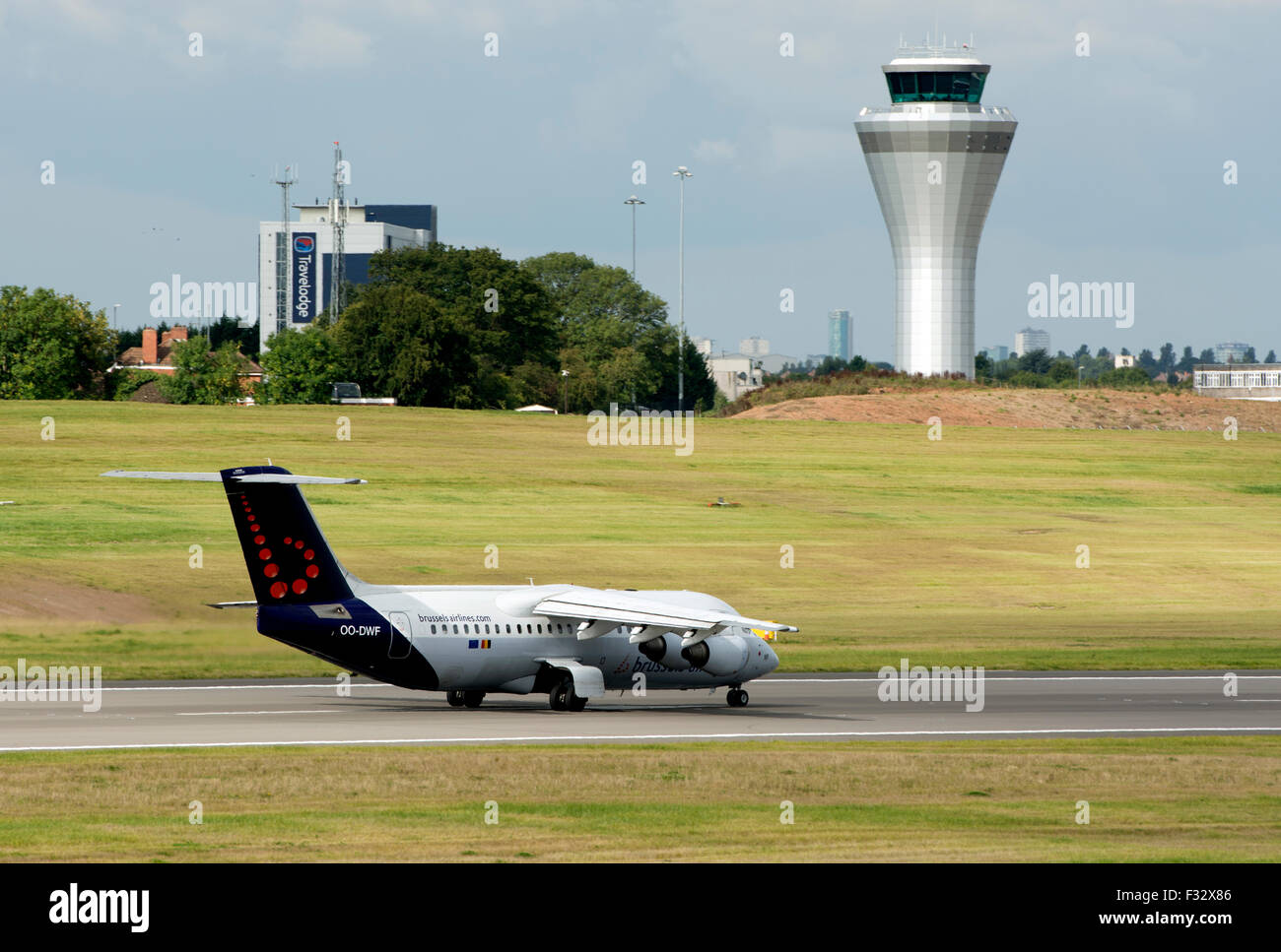 Brussels Airlines Avro RJ100 (OO-RJE) taking off at Birmingham Airport, UK Stock Photo