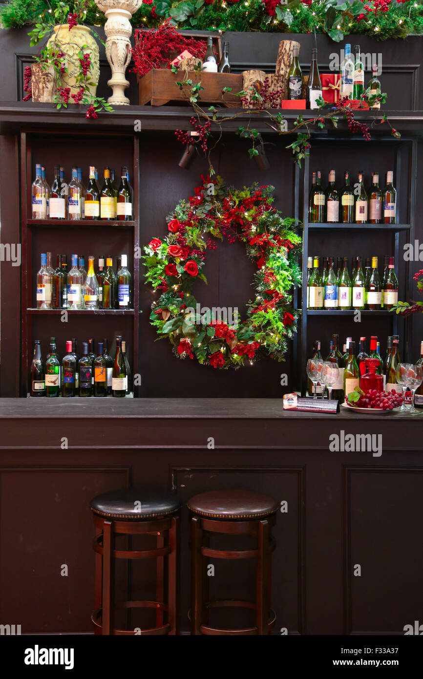 Living room christmas decoration at bar counter Stock Photo - Alamy