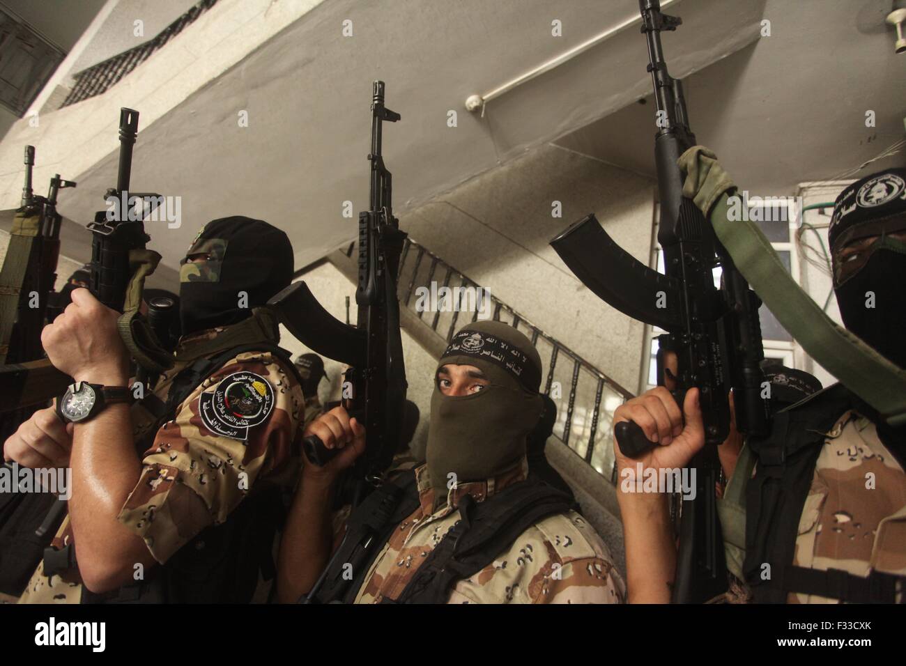 Gaza City, Gaza Strip, Palestinian Territory. 29th Sep, 2015. Palestinian militants of the Nasser Salah al-Din Brigades the military wing of the Popular Resistance Committees take part in a press conference, in Gaza City on Sept. 29, 2015 Credit:  ZUMA Press, Inc./Alamy Live News Stock Photo