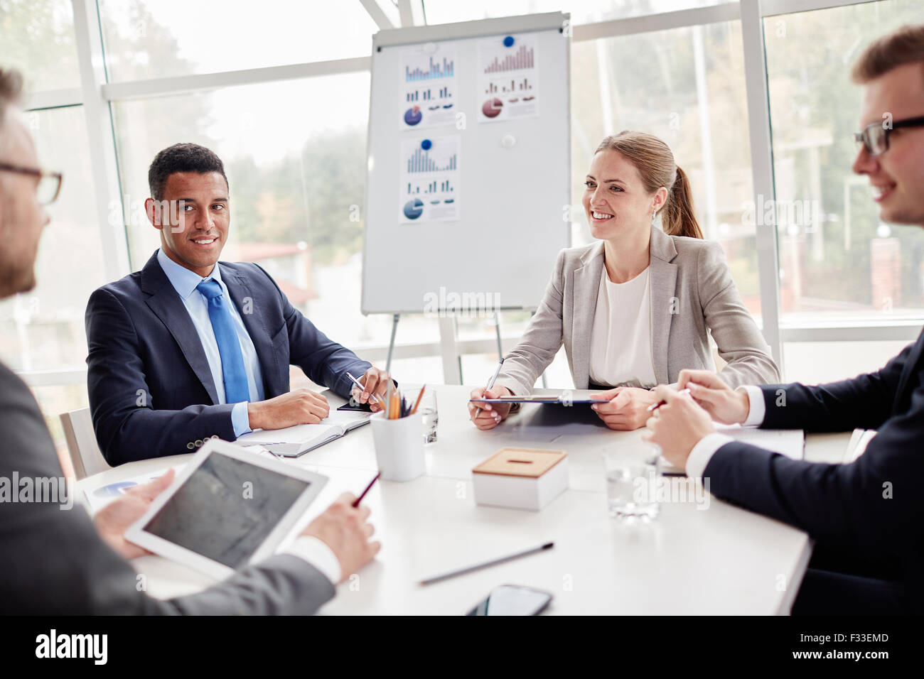 Employees listening hi-res stock photography and images - Alamy