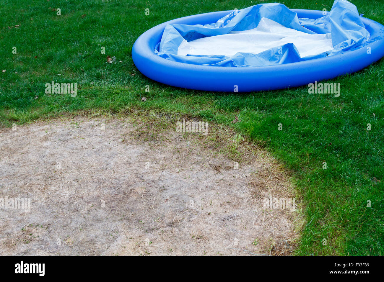 deflated swimming pool Stock Photo