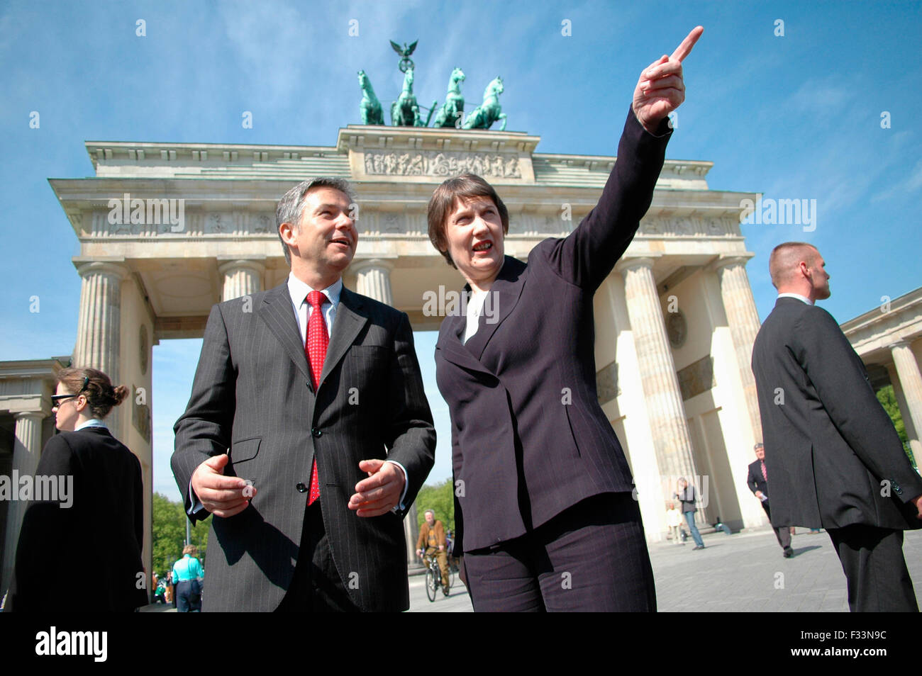 die Premierministerin Neuseelands, Helen Clark, beim Regierenden Buergermeister von Berlin, Klaus Wowereit, am 29. April 2005 vo Stock Photo