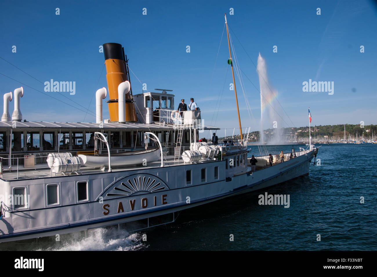 Tourist boat geneve on lake hi-res stock photography and images - Alamy