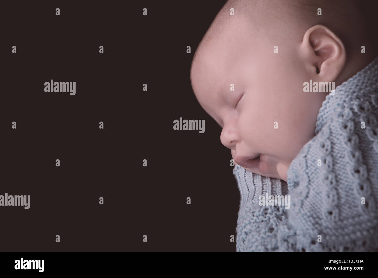Newborn sleeping hi-res stock photography and images - Alamy