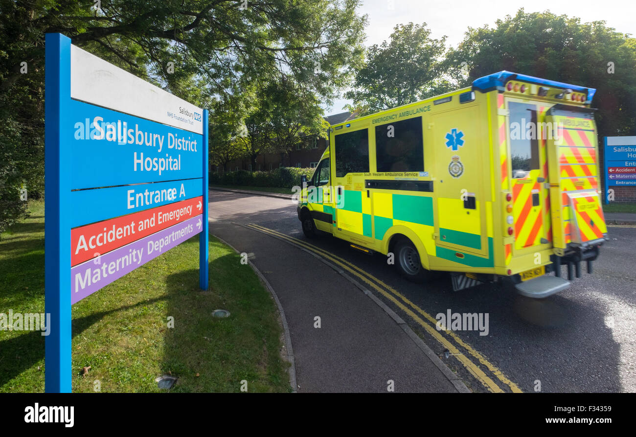 A South Western Ambulance arriving at Salisbury District Hospital, Salisbury, Wiltshire, UK Stock Photo