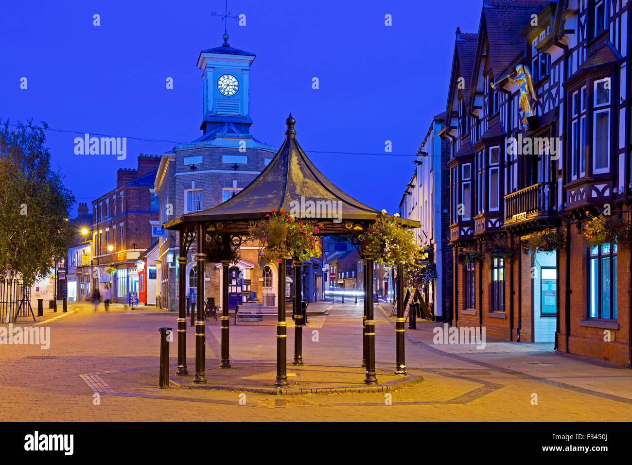 Market Square, in night, in Brigg, North Lincolnshire, England UK Stock Photo