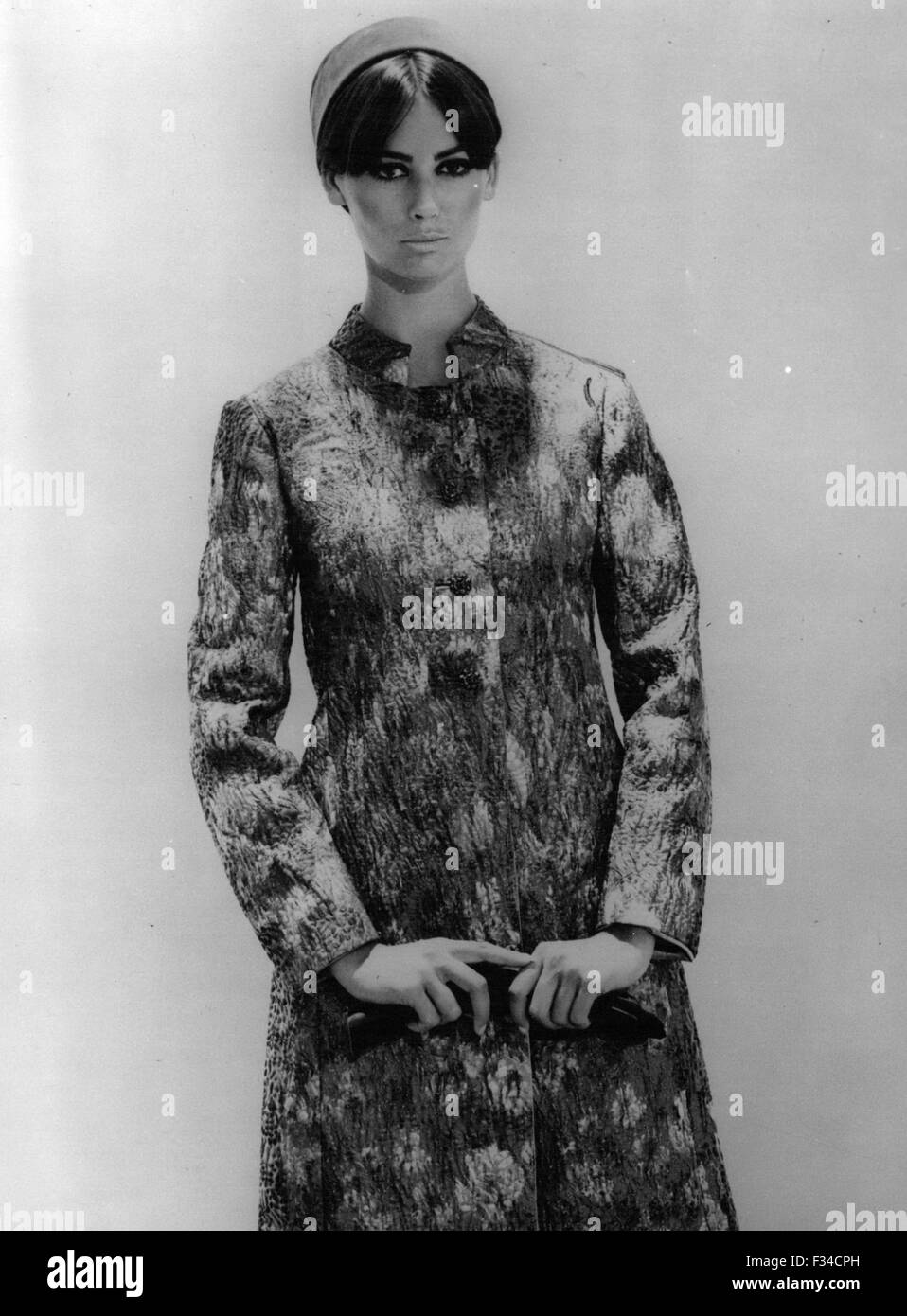 Dec. 20, 1965 - Autumn-Winter Collection - OPS:- Amethyste Loosely Fitted Evening Coat in silk, Tralne de Staron figured in China blue, black, pink and gold (Mention of the designer Trable is obligatory - please observe release date. September 1st © Keystone Pictures USA/ZUMAPRESS.com/Alamy Live News Stock Photo