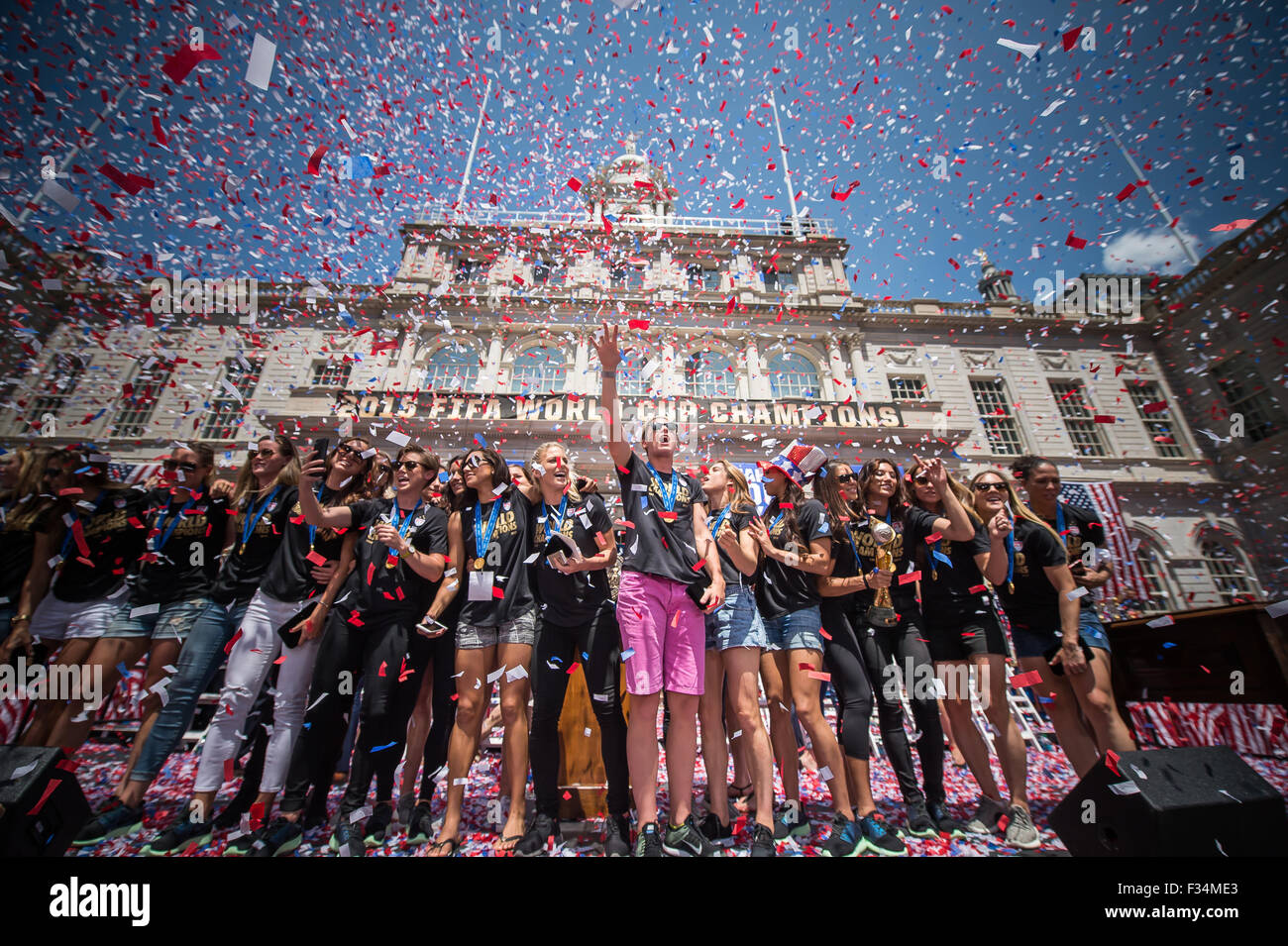 Returning champs New York Giants honored with ticker-tape parade