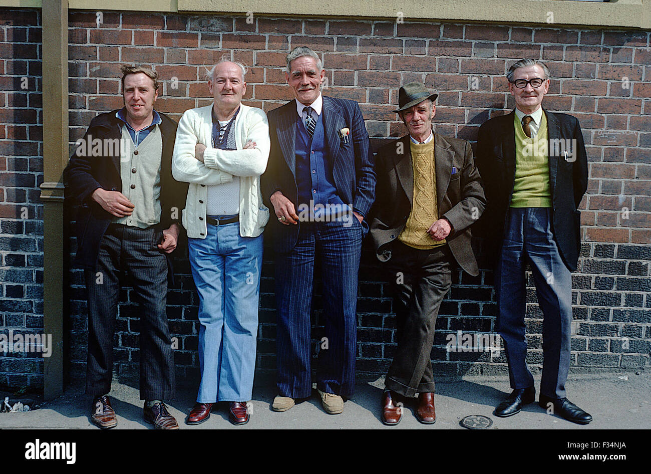 Coal miners outside Eastwood Miners Welfare Institute, Eastwood, birthplace of D.H.Lawrence, South Nottinghamshire coal mining town, Moorgreen colliery, England Stock Photo