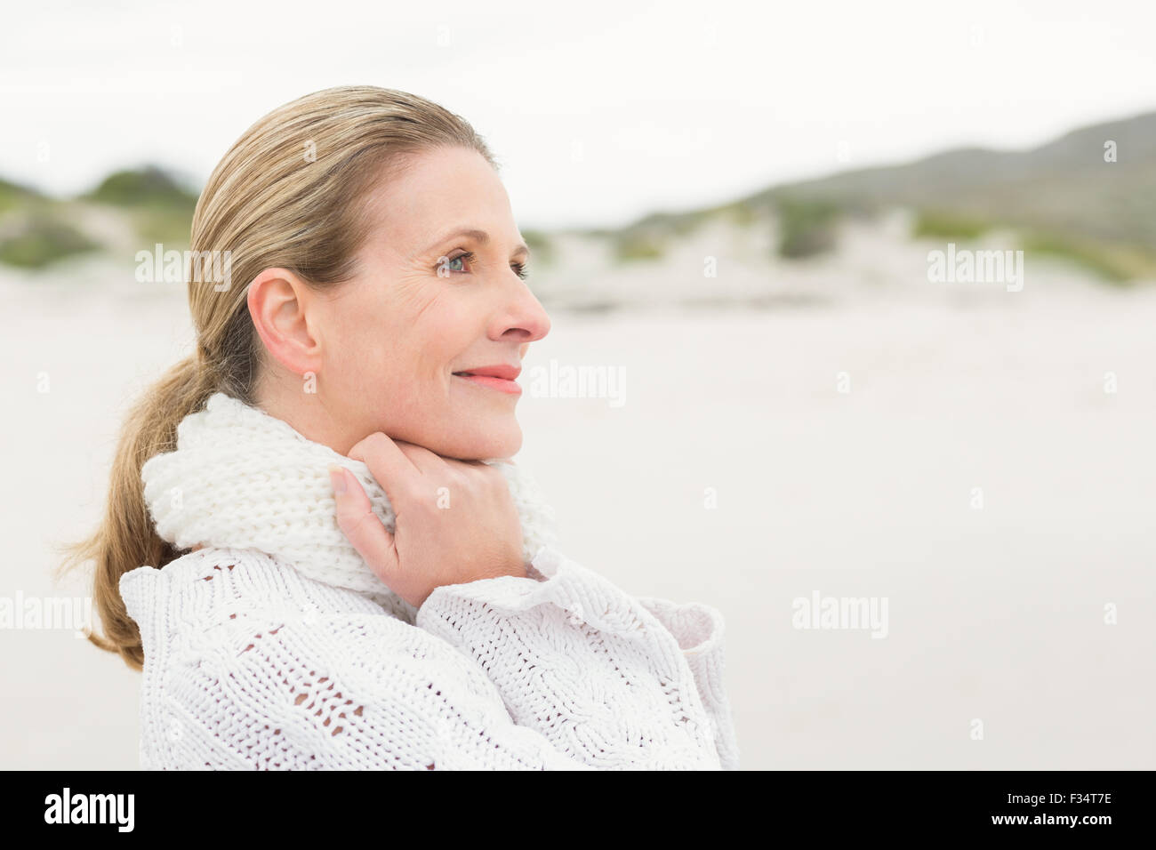 Standing on the shore hi-res stock photography and images - Alamy