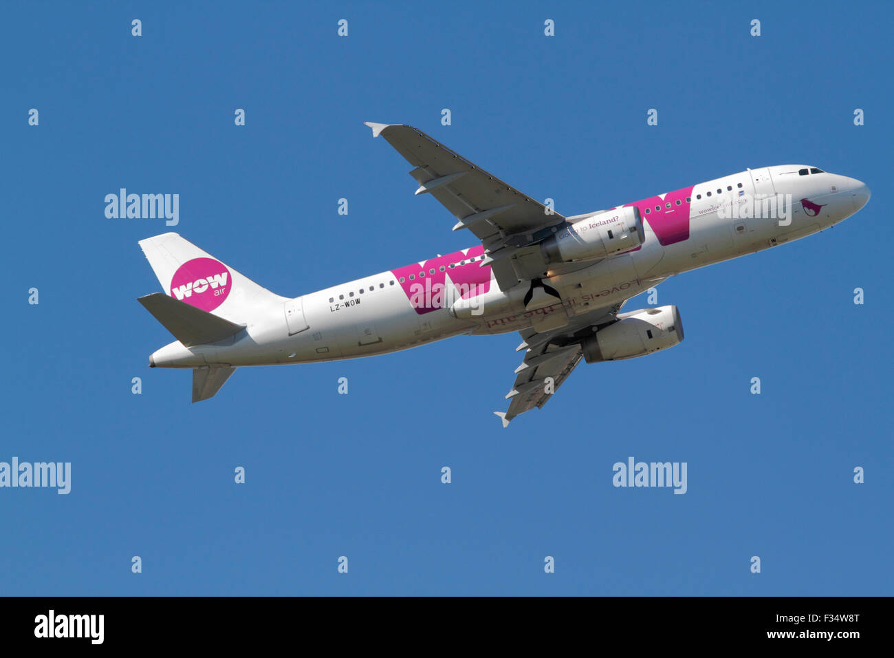 WOW Air, Airbus A320-232, LZ-WOW, flight WW903, takes off from Kastrup Airport CPH for Reykjavik, Iceland Stock Photo