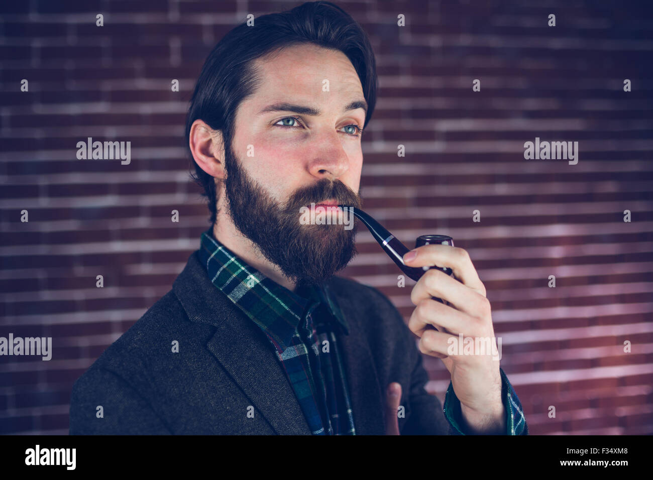 Smoking weed pipe hi-res stock photography and images - Alamy