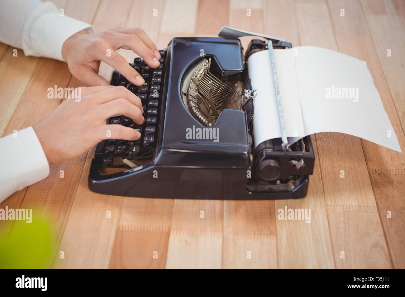 Typewriter desk hires stock photography and images Alamy