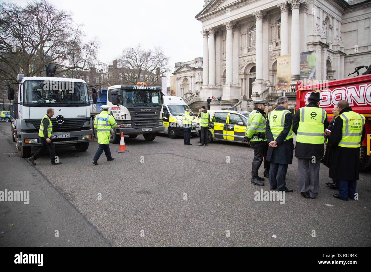 Transport for London's HGV Task Force set up a check point to ensure that Heavy Goods Vehicle's in London conform to safety requ Stock Photo