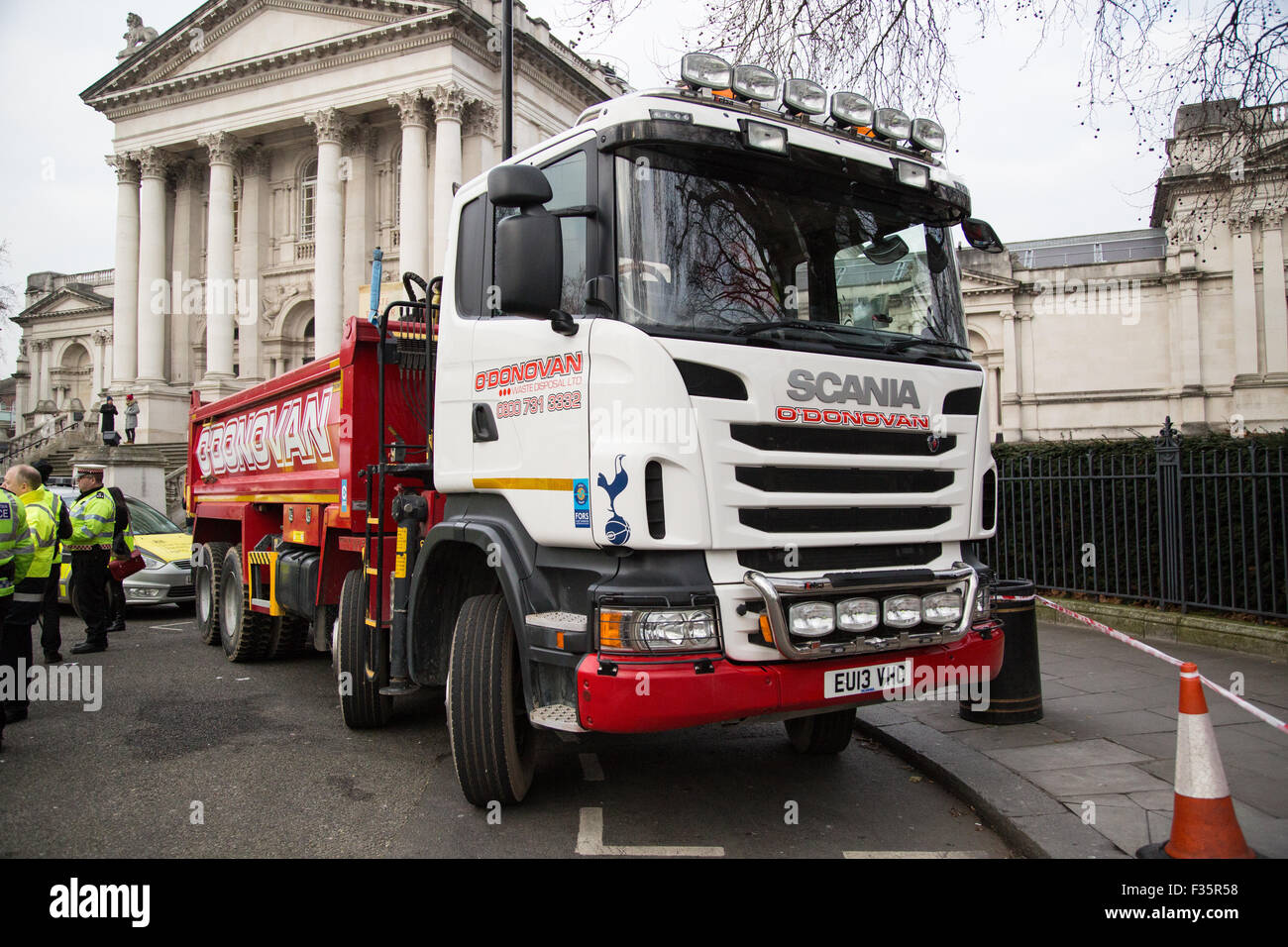 Transport for London's HGV Task Force set up a check point to ensure that Heavy Goods Vehicle's in London conform to safety requ Stock Photo