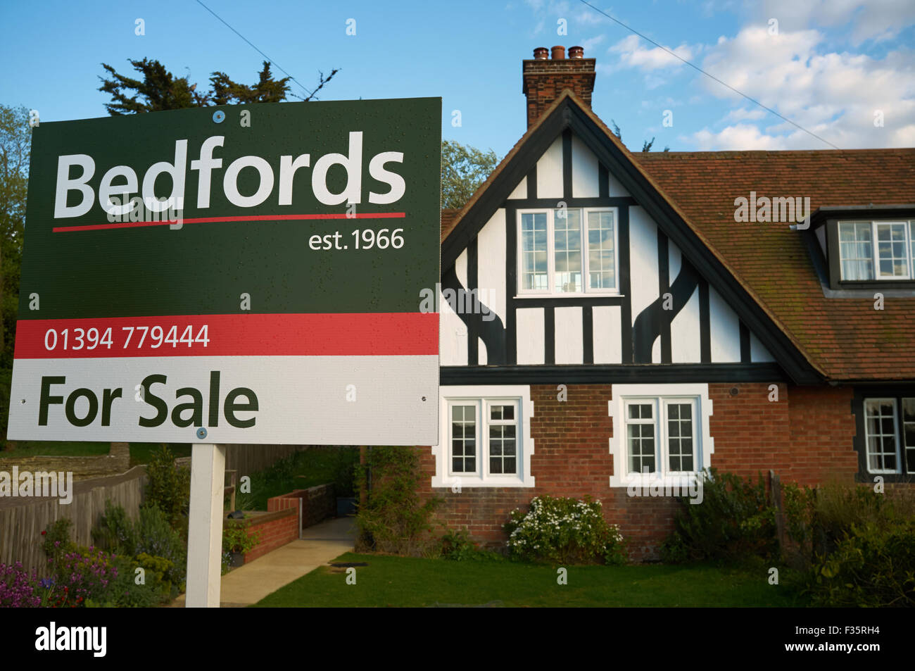 Bedfords estate agents sales board Stock Photo Alamy