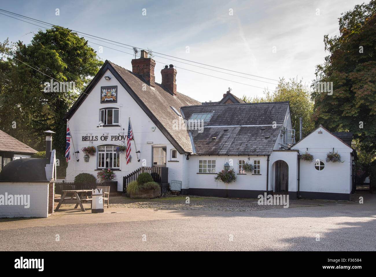 The Bells of Peover public house and country restaurant Lower Peover Cheshire North West England. Stock Photo