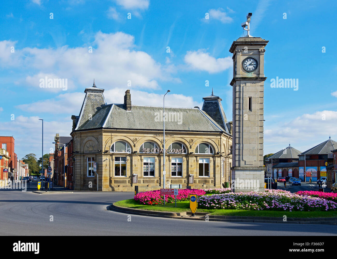 Wetherspoon's pub - City and Country - in Goole, East Riding of Yorkshire, England UK Stock Photo