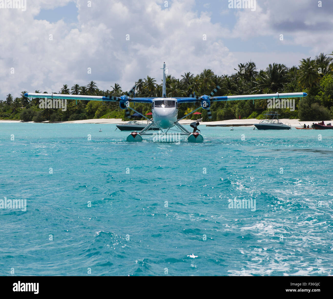 Propeller seaplane hires stock photography and images Alamy