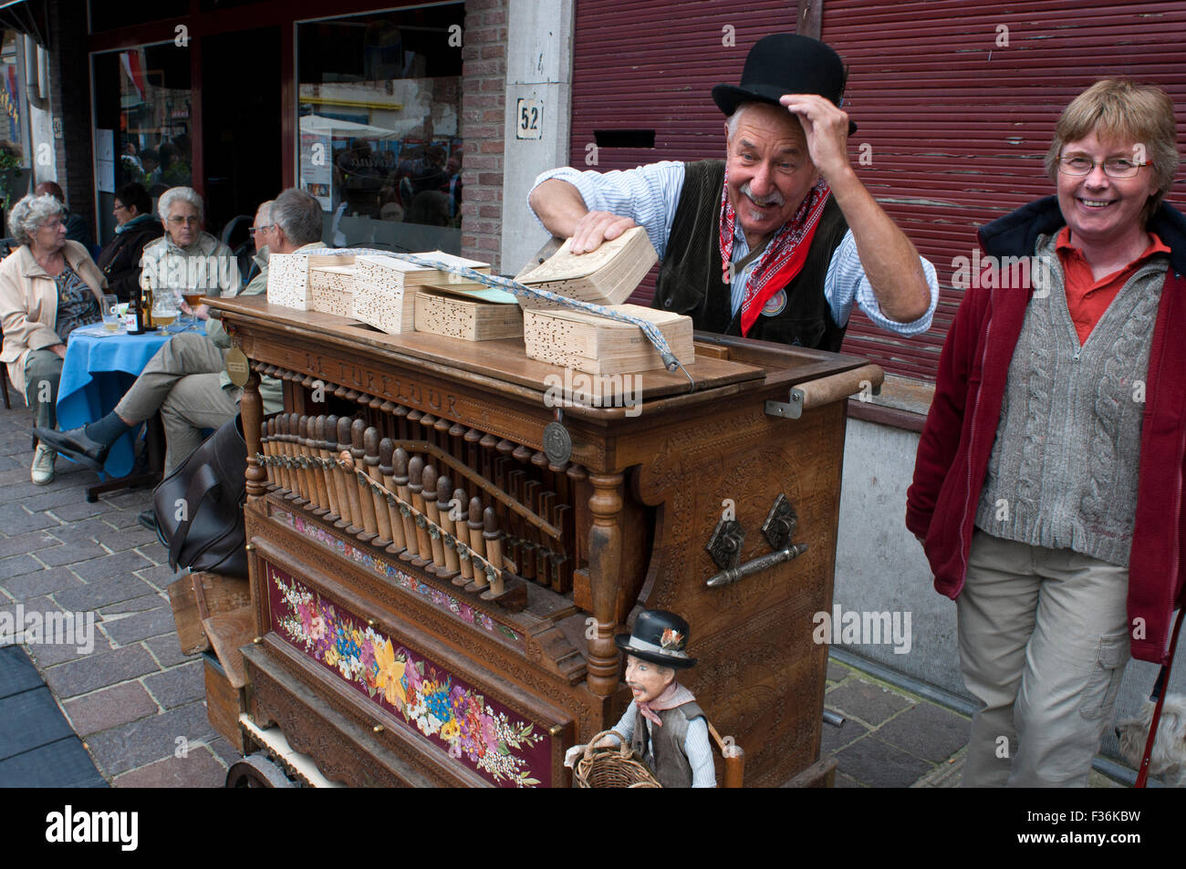 Barrel organ (or a roller organ) in historic Bruges (Brugge), West Flanders, Belgium. Slain by medieval charm. Steve McKenna put Stock Photo