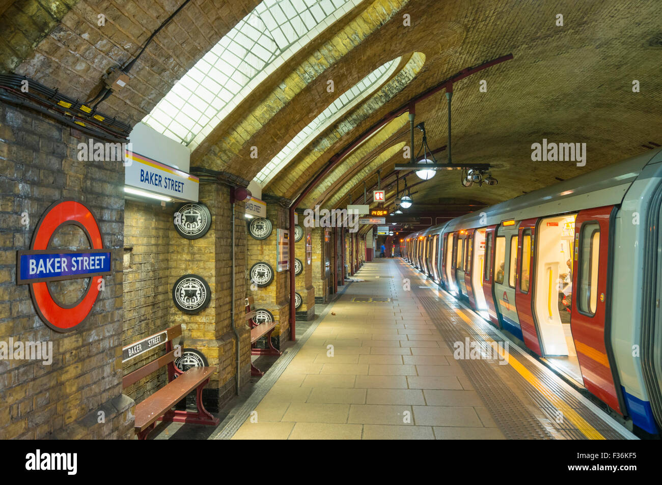 Victorian architecture and exposed brickwork at Baker Street underground station platform London England UK Gb EU Europe Stock Photo