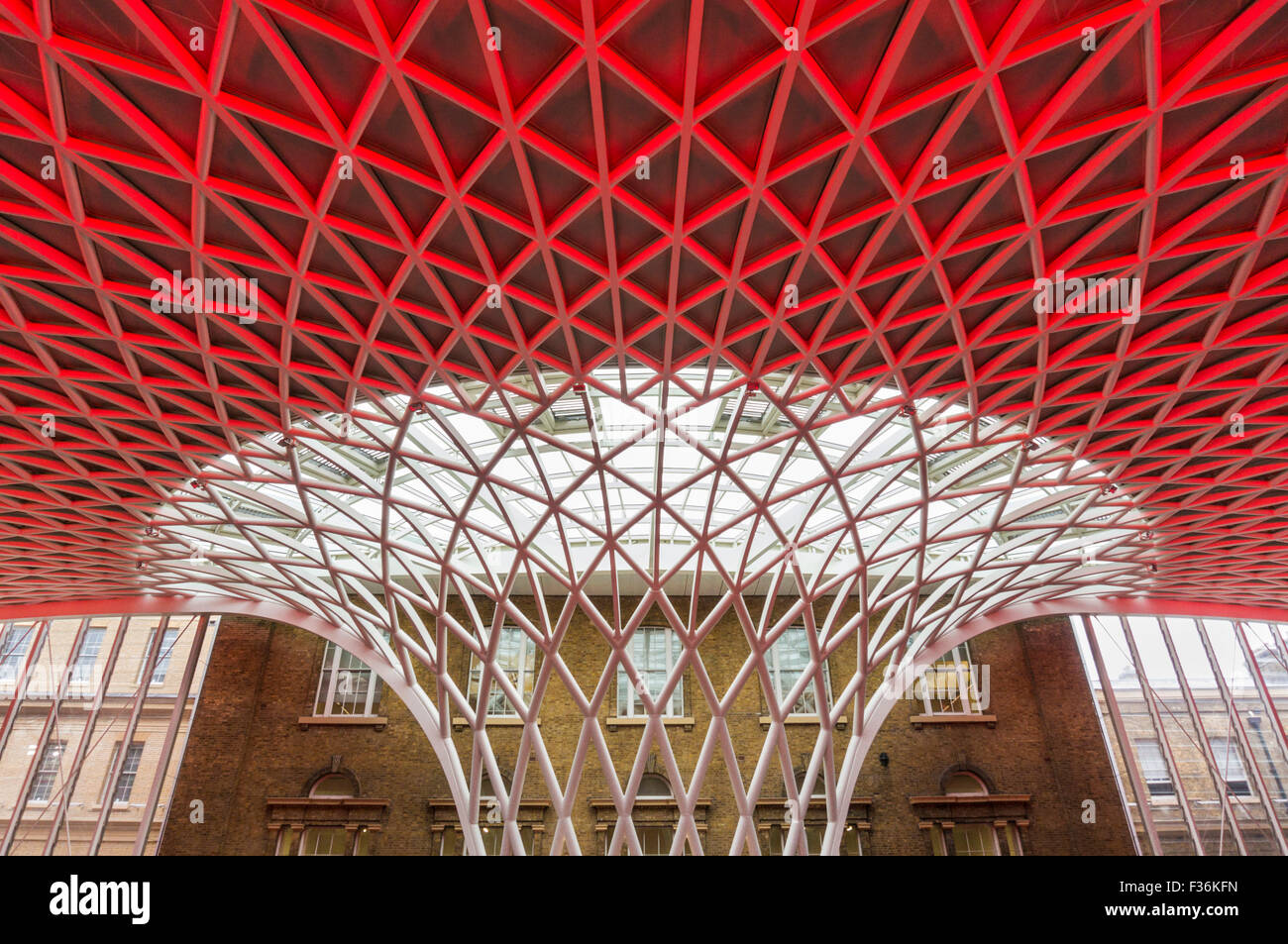 The new semi-circular departures concourse roof at Kings cross station Euston Rd Kings Cross London England UK GB  Europe Stock Photo