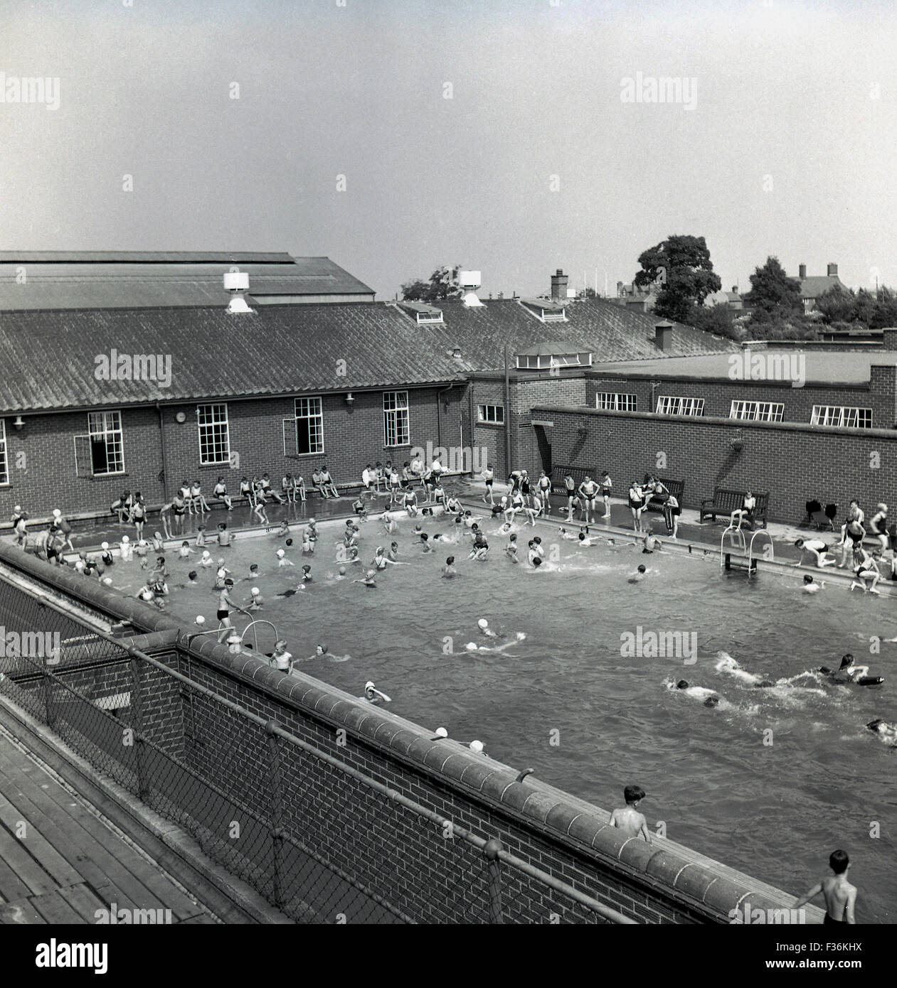Historical, 1950s, workers or employees of the London Brick Company at