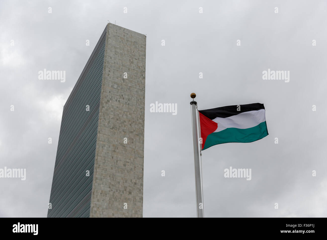 UN votes to Allow Palestinian Flag to be Raised over UN