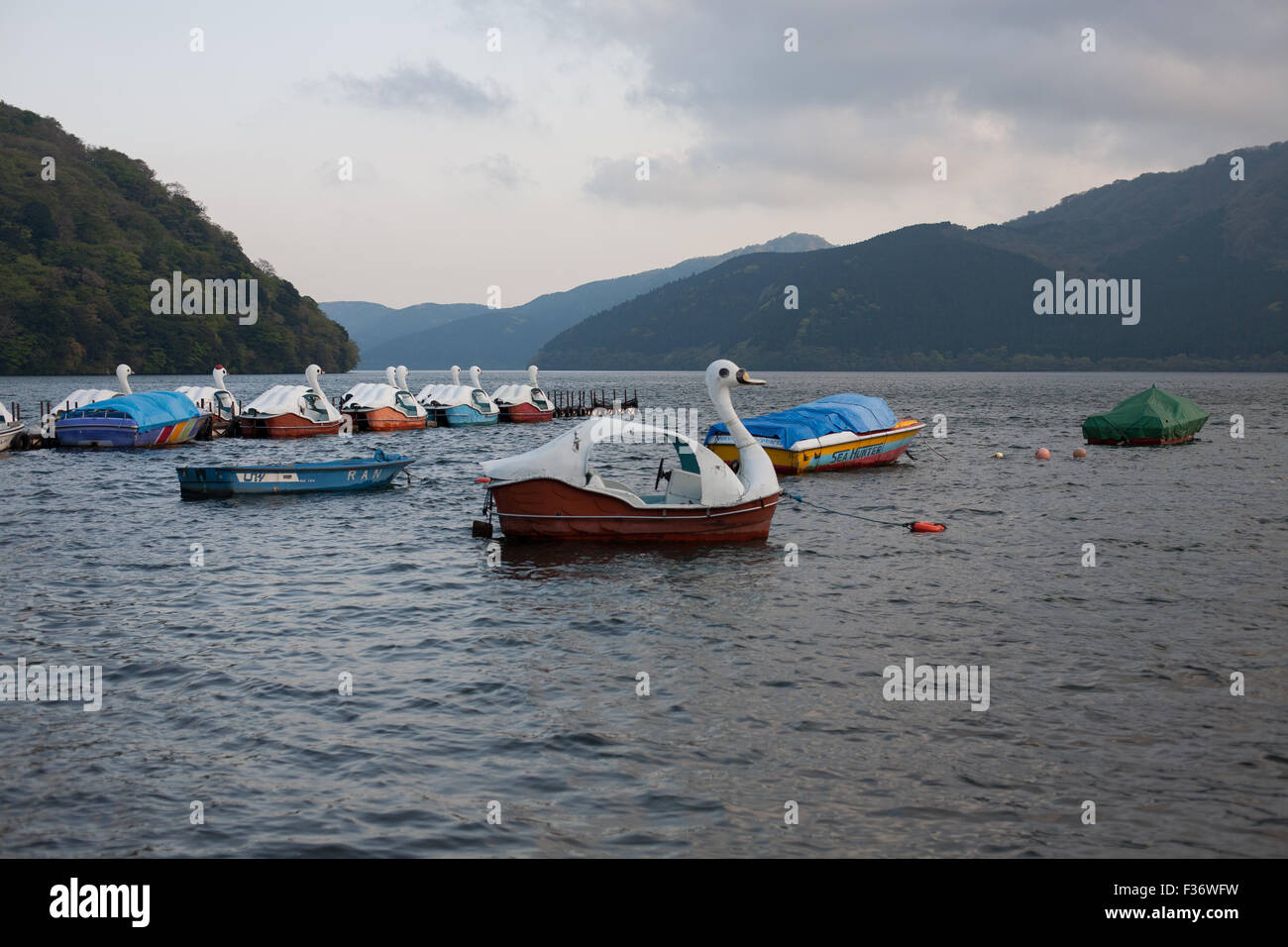Luxury lake boats hi-res stock photography and images - Alamy